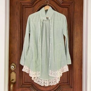 Umgee ladies long green and white striped tunic with lace trim, size small